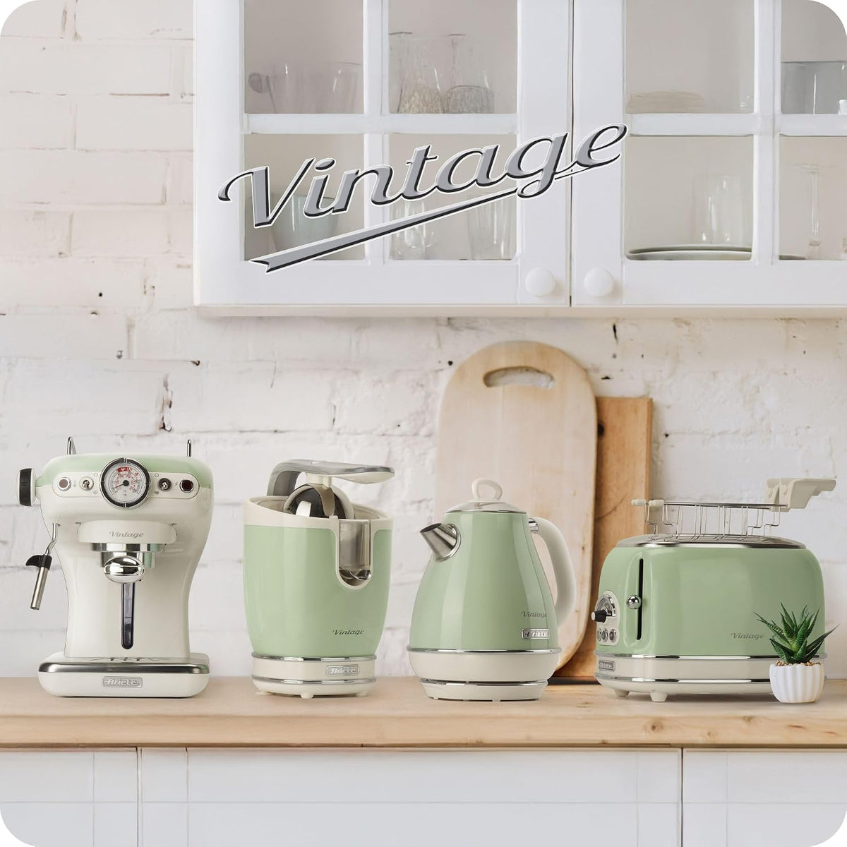 Ariete Vintage 2868 Kettle with Cordless Base 360° Automatic Shut-Off, Capacity 1 L, Stainless Steel, 1600 W, Green